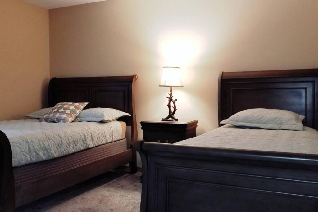 *Amenity-Filled Waterfront Oasis @Saw Creek Estates Near Waterfalls And Hiking* إيست سترودسبورغ المظهر الخارجي الصورة