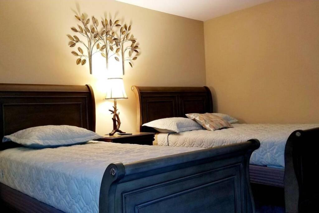 *Amenity-Filled Waterfront Oasis @Saw Creek Estates Near Waterfalls And Hiking* إيست سترودسبورغ المظهر الخارجي الصورة